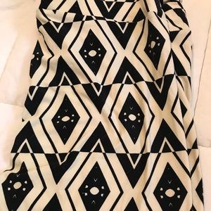 Lularoe TC black and white leggings
